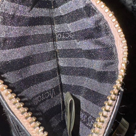 Victoria Secret card and coin holder EUC - Picture 6 of 6